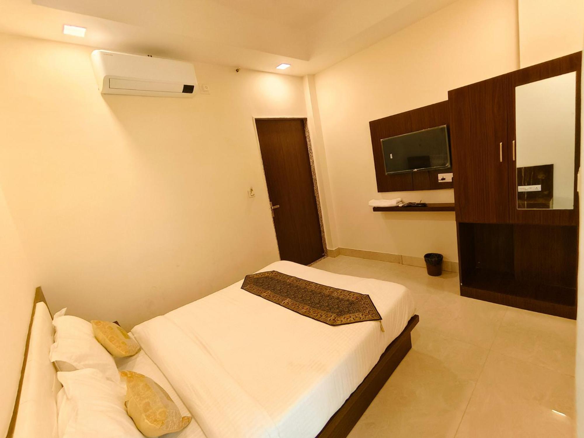 Hotel Veer Palace Near Udaipole Ουνταϊπούρ Εξωτερικό φωτογραφία