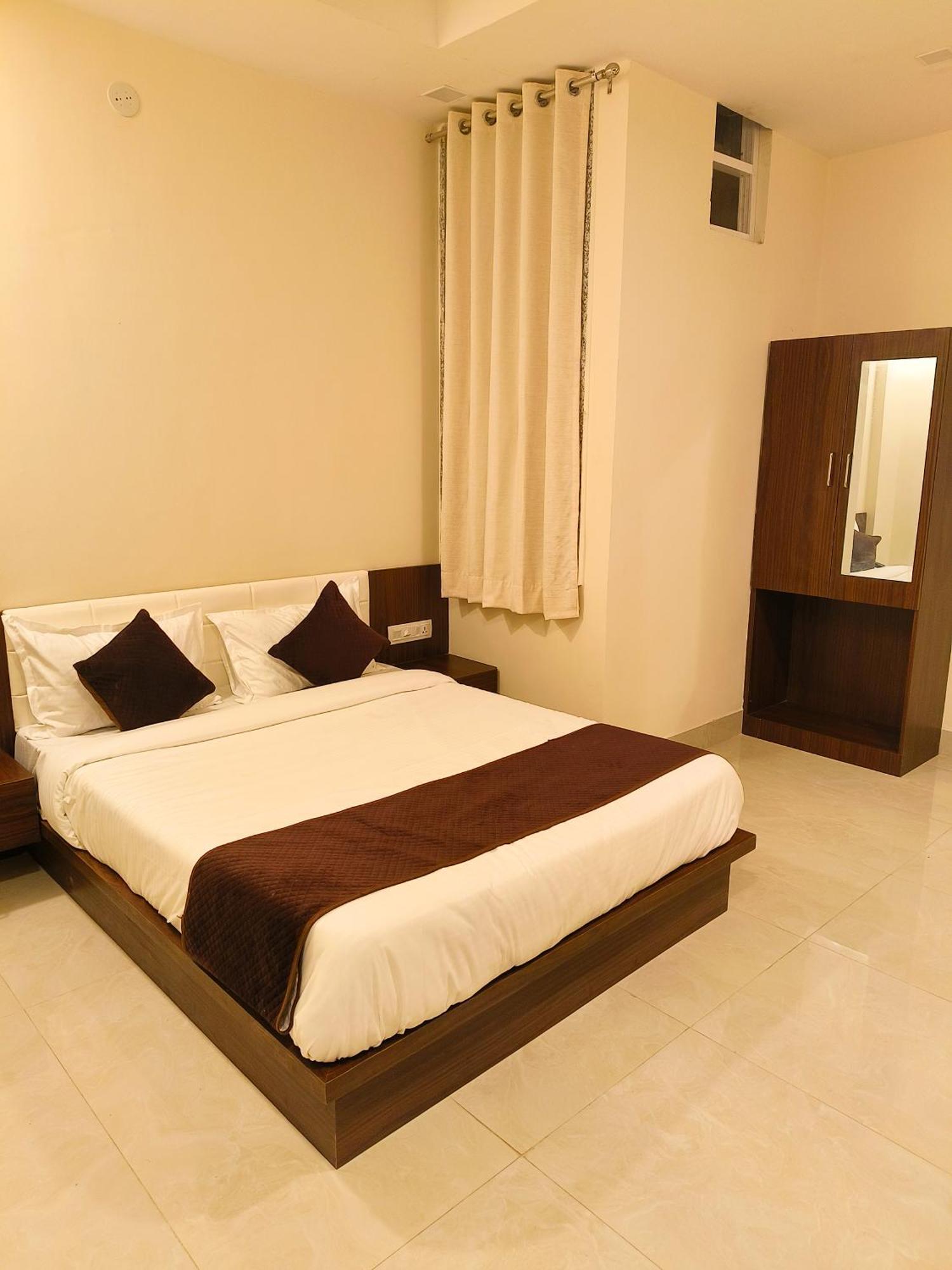 Hotel Veer Palace Near Udaipole Ουνταϊπούρ Εξωτερικό φωτογραφία