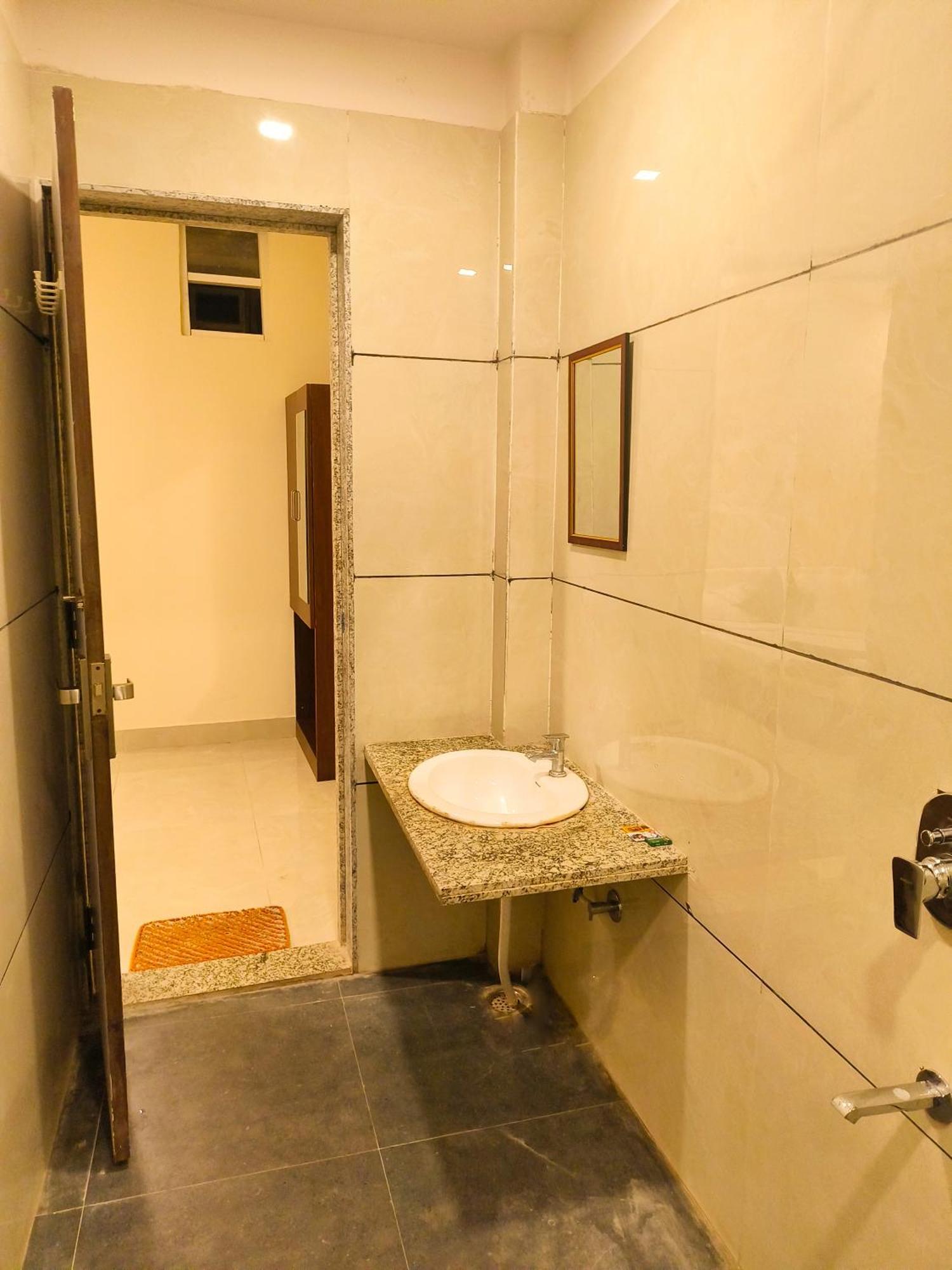 Hotel Veer Palace Near Udaipole Ουνταϊπούρ Εξωτερικό φωτογραφία