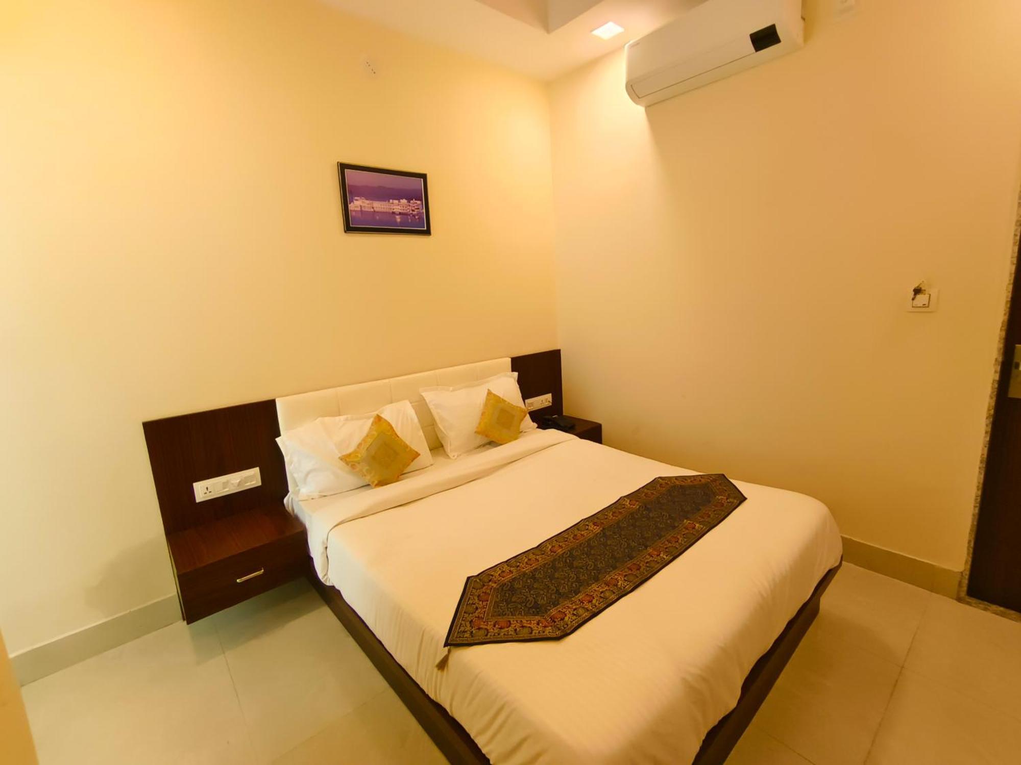 Hotel Veer Palace Near Udaipole Ουνταϊπούρ Εξωτερικό φωτογραφία